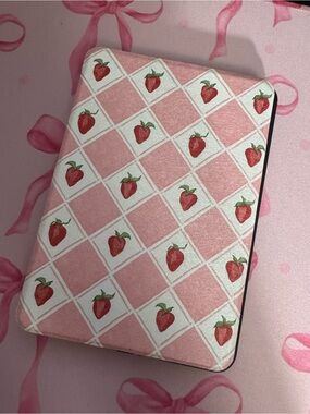 Strawberry Patch Page Kindle 10th Gen Cover